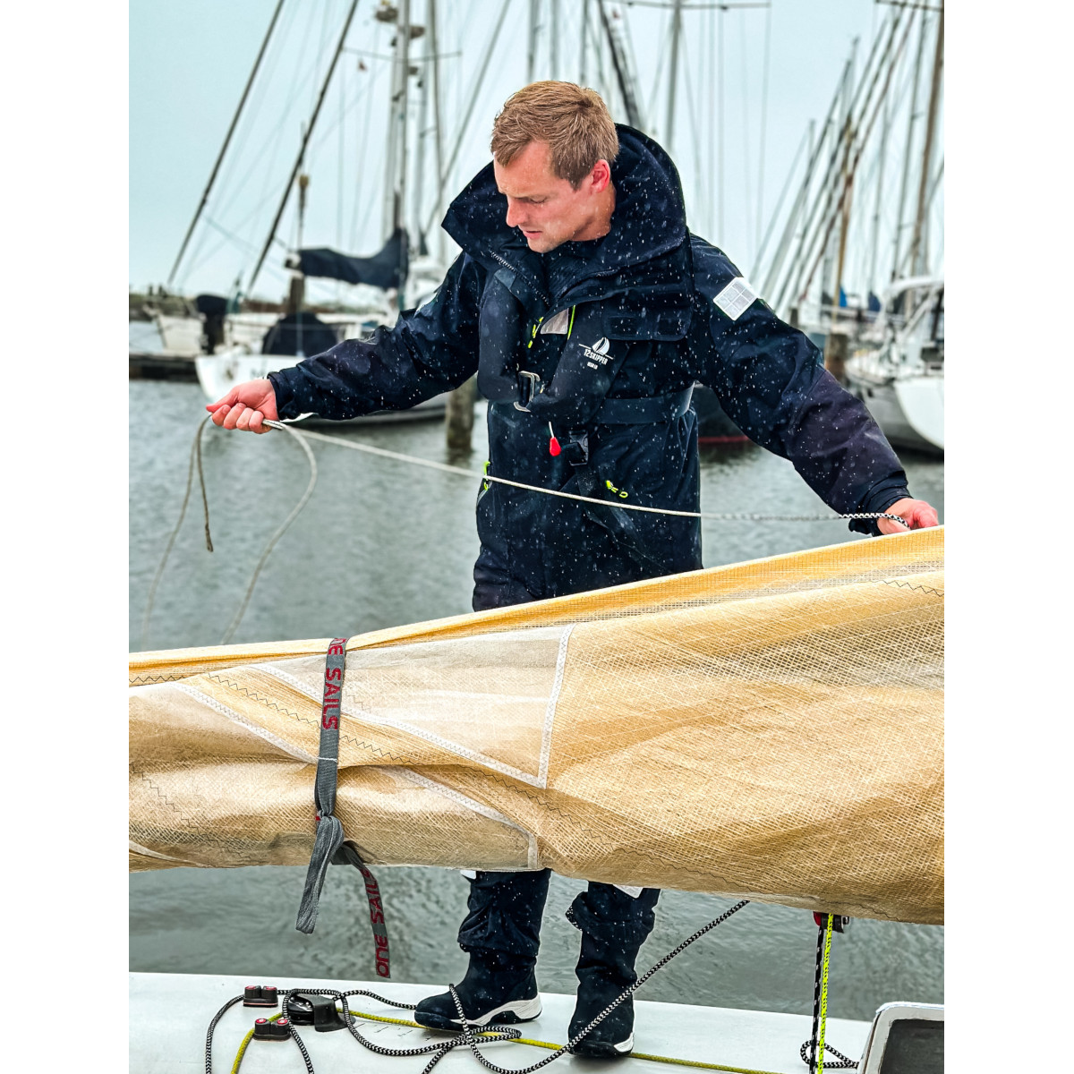 DEAL: 12skipper Magellan Offshore Set Unisex - Giacca nera M, pantaloni neri XL